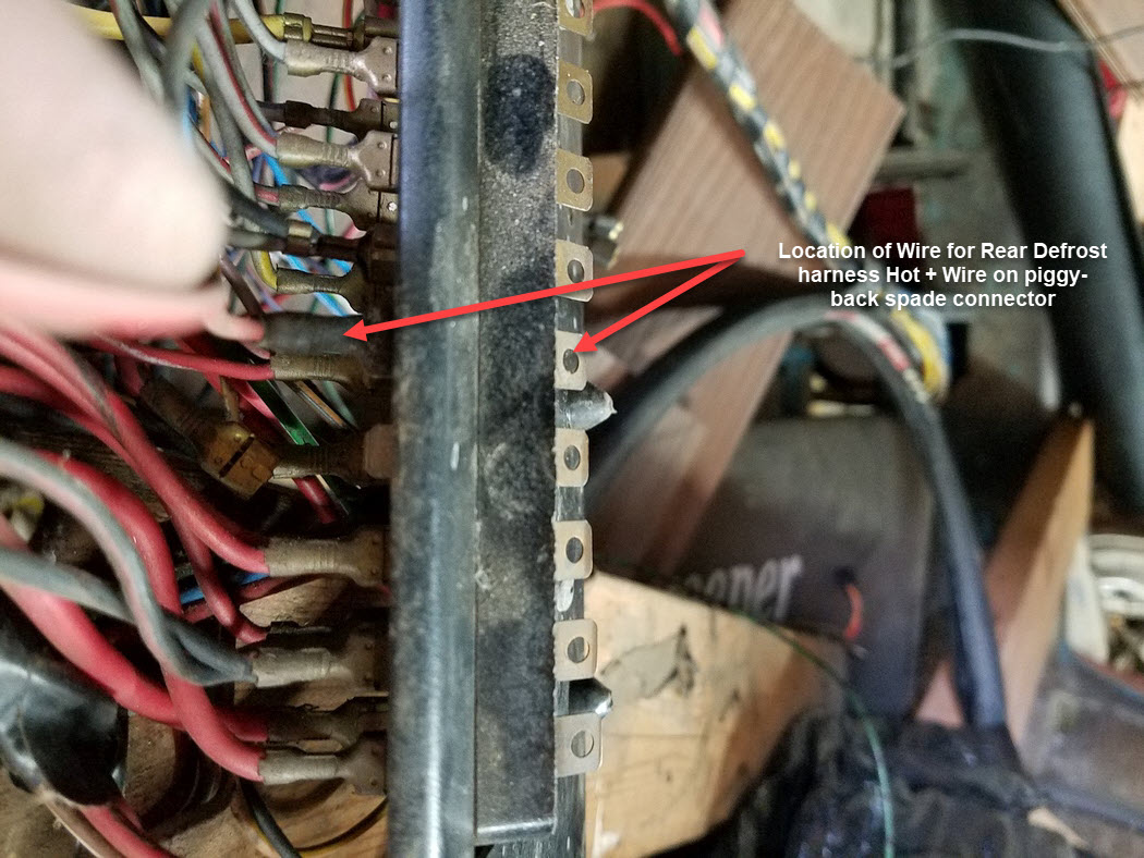 Fuse_Panel_for_Rear_Defrost_Hot