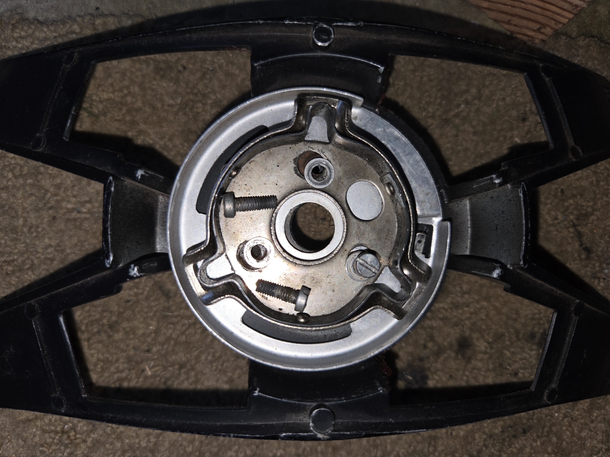 SteeringWheelHormMount